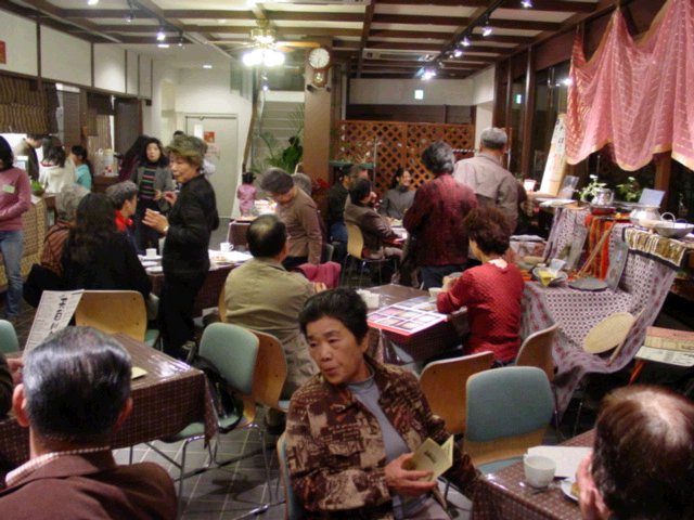 20051123nigiwai061.JPG